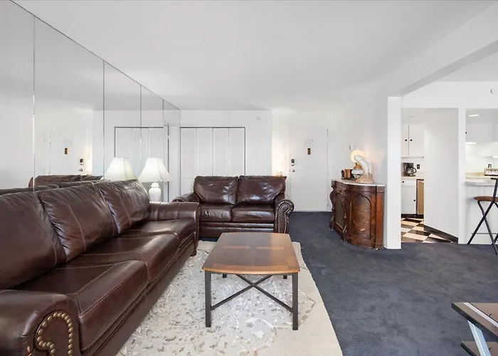 2 Bedroom With Ocean View & Outdoor Pool! Ferienhaus
