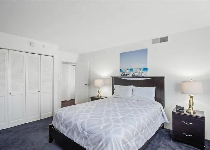2 Bedroom With Ocean View & Outdoor Pool! Ferienhaus
