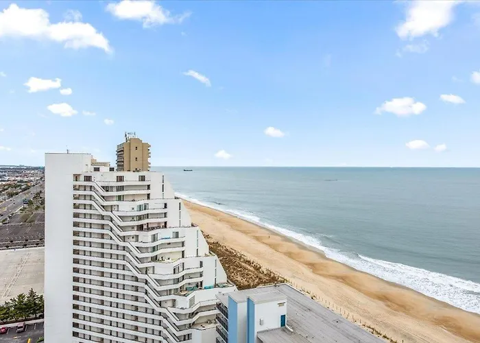 2 Bedroom With Ocean View & Outdoor Pool! Ferienhaus *