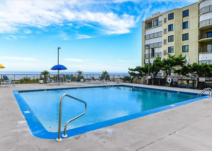 2 Bedroom With Ocean View & Outdoor Pool! *